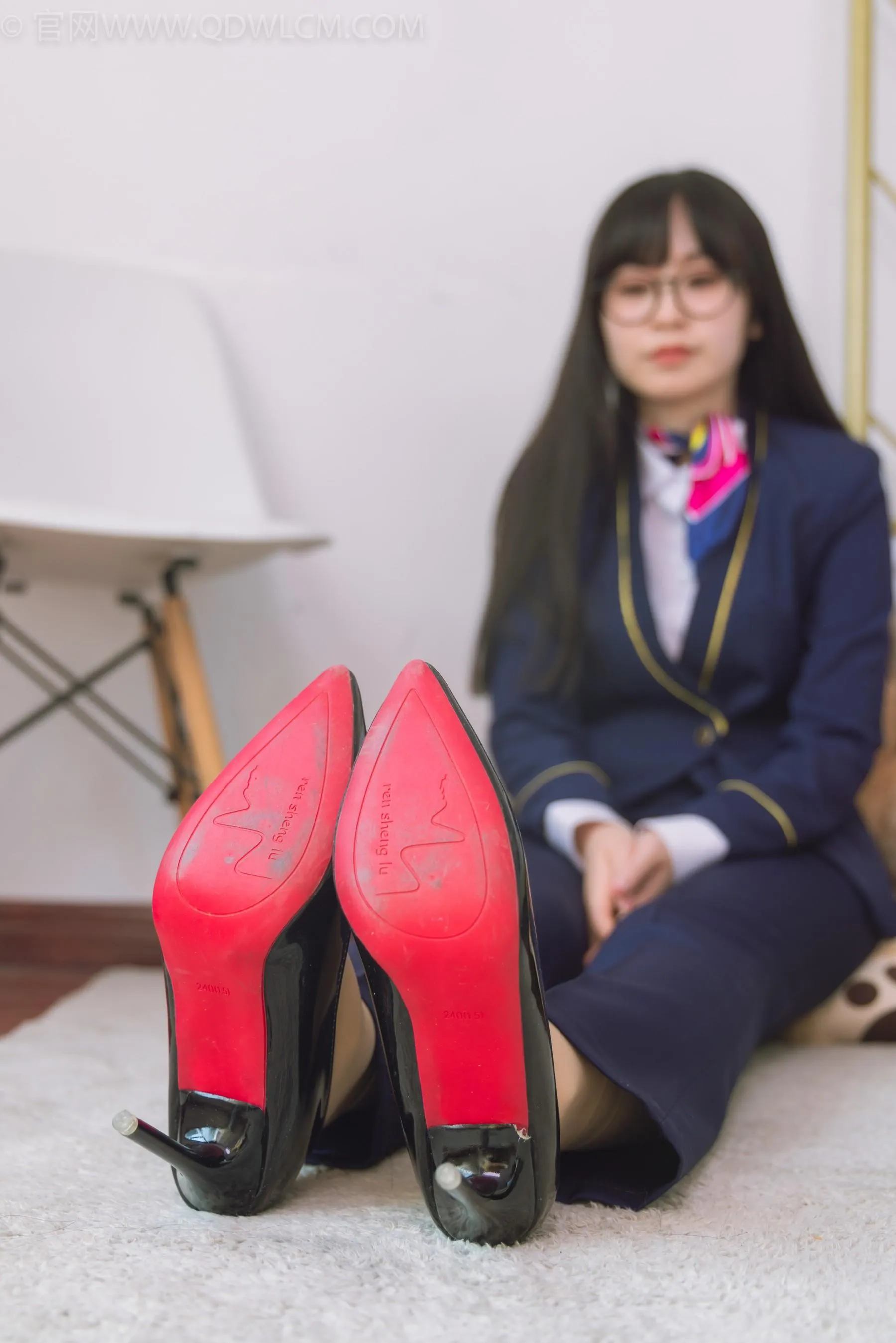 物恋传媒 NO.1500 兮兮-银行小秘书 [151P]插图2